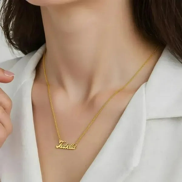 Model showcasing Isabella name necklace in yellow gold